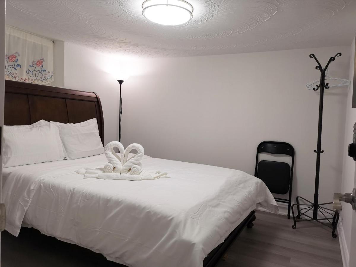 Tidy Private Rooms With Full Kitchen 토론토 외부 사진