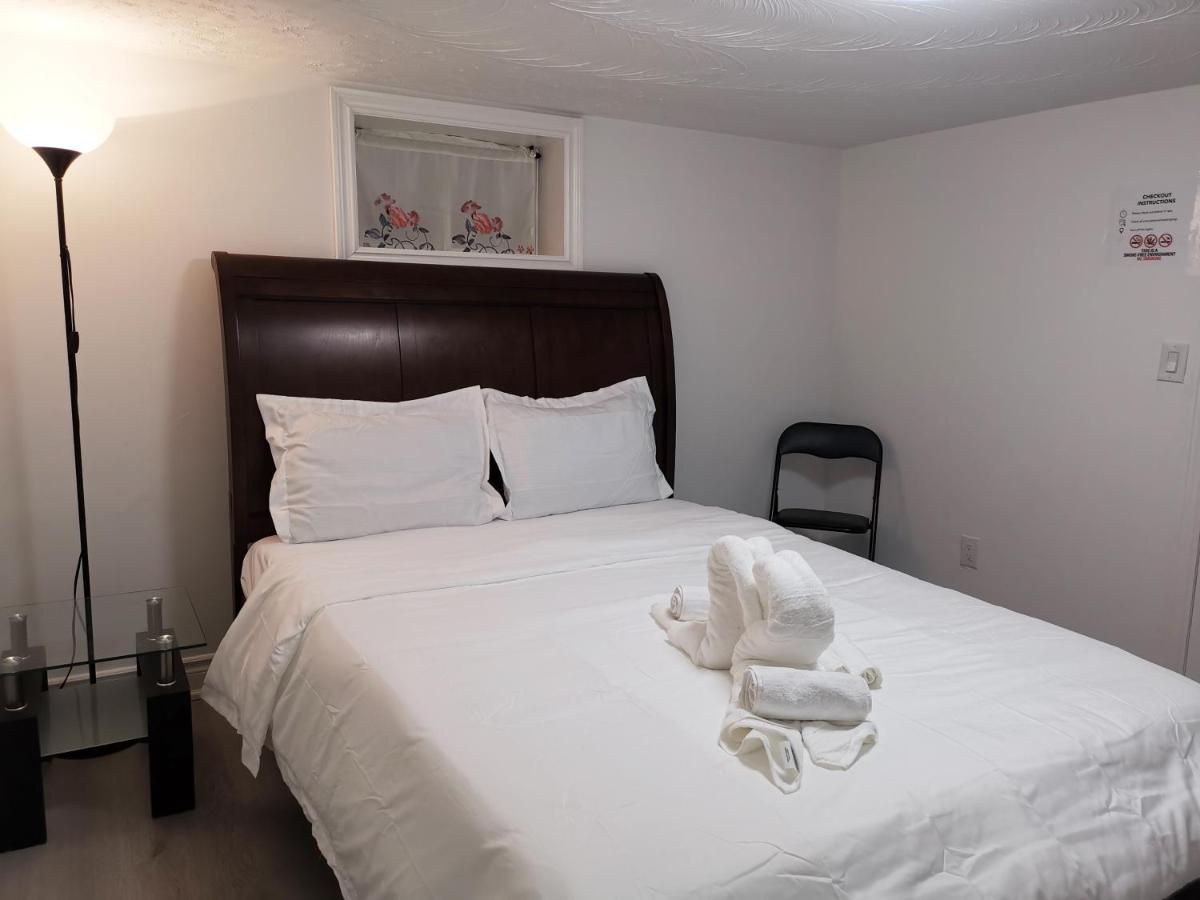 Tidy Private Rooms With Full Kitchen 토론토 외부 사진